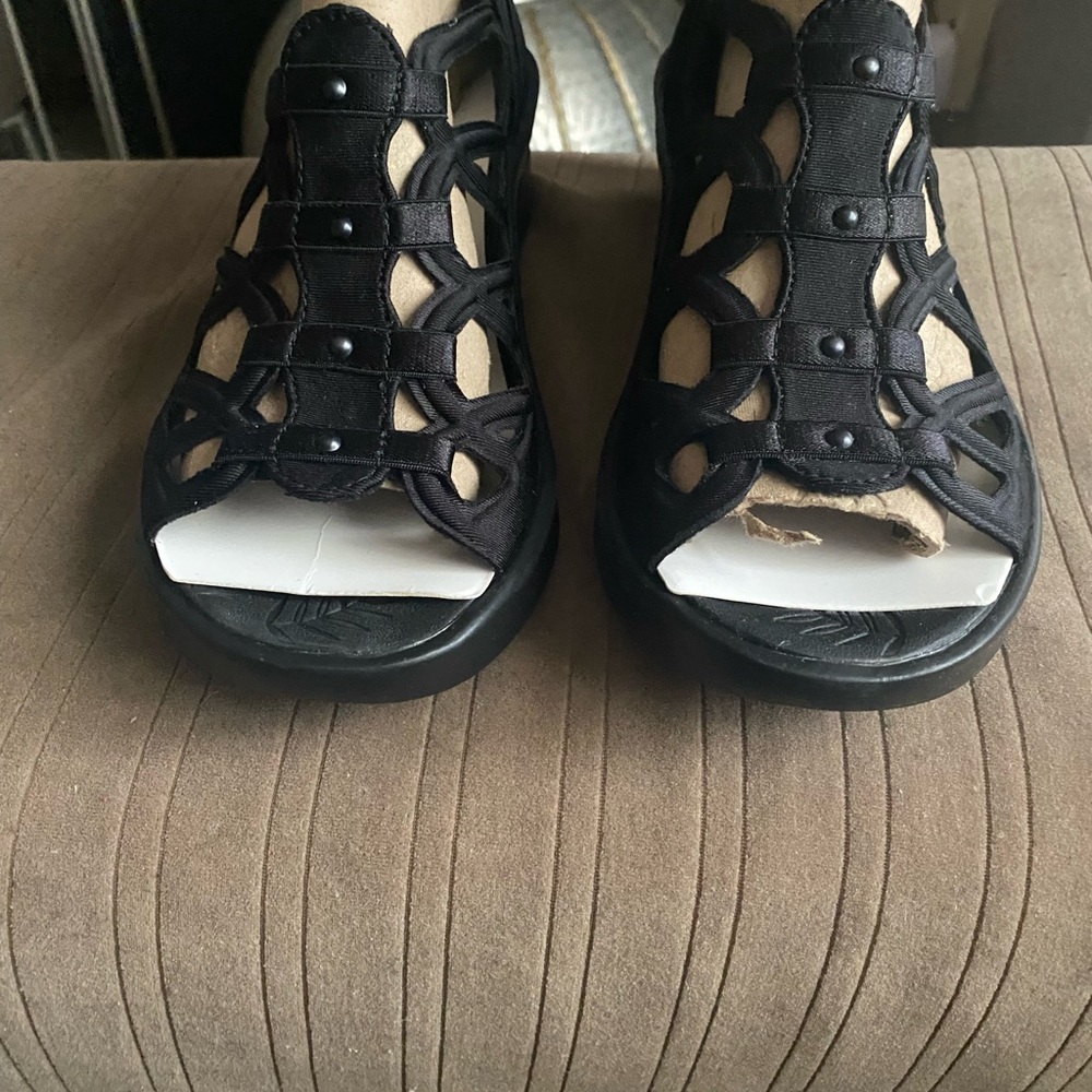 Bzees black or white open toe wedges